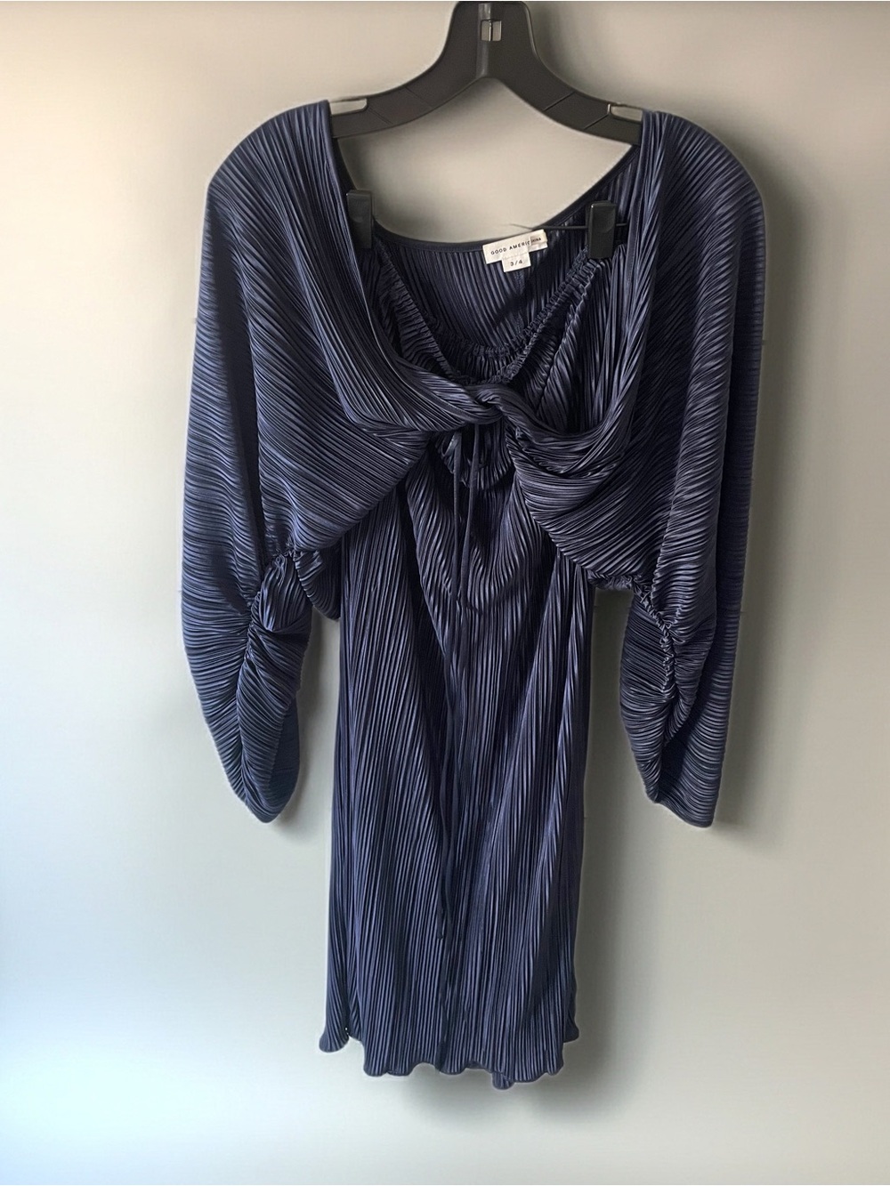 Good American Always Fits Plisse Midi Dress